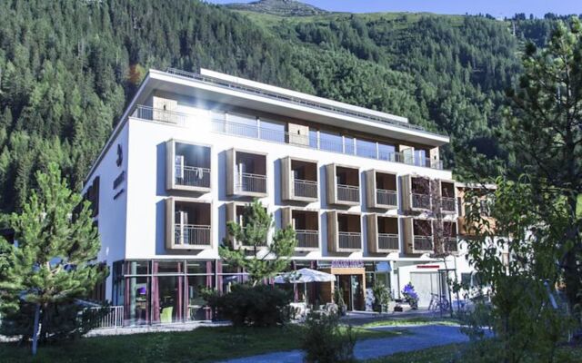 Anthony's Life & Style Hotel