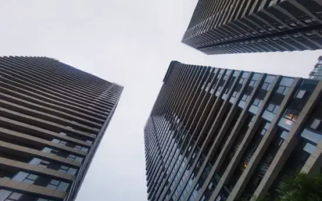 Aaronstone apartment hotel