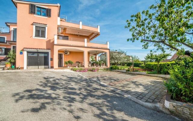 Apartments Maria 821