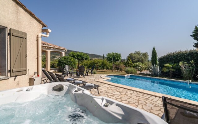 Luxuriant Villa in Beaufort With Swimming Pool