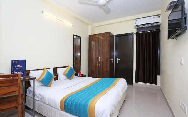 Oyo 4930 Home Stay Em Residency