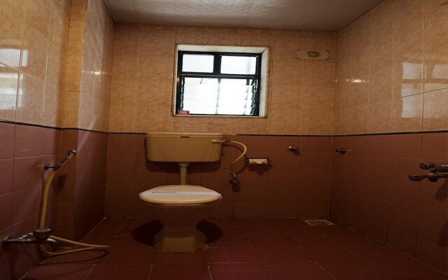 OYO 9739 Hotel Ratnalok