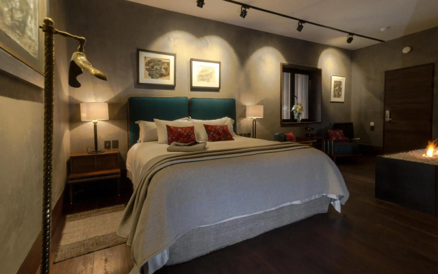 Uvence Arte + Hotel