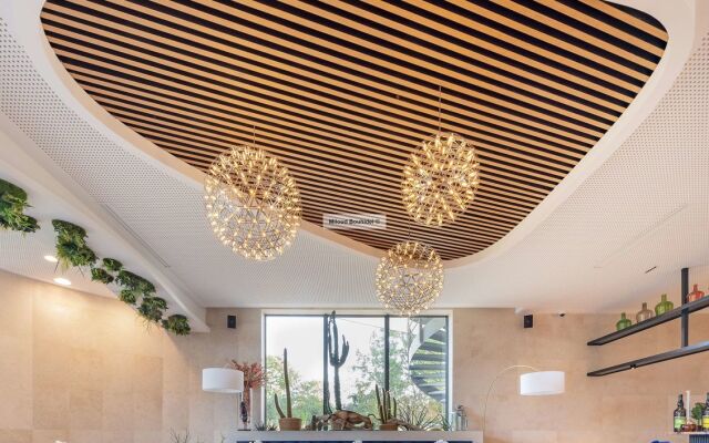 Golden Tulip Lyon Ouest Techlid Hotel & Spa