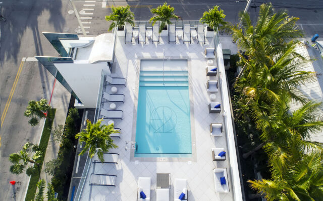 H2O Suites - Adults Only