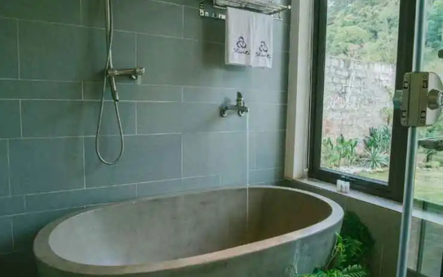 Shanti Wellness Sanctuary – Bathroom – Lac Duong