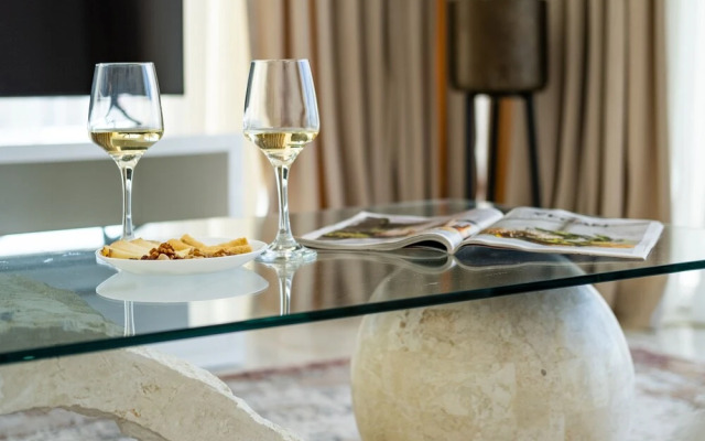 "sanders Dione Residences - Pleasant 2-bedroom Apartment With Sea View"