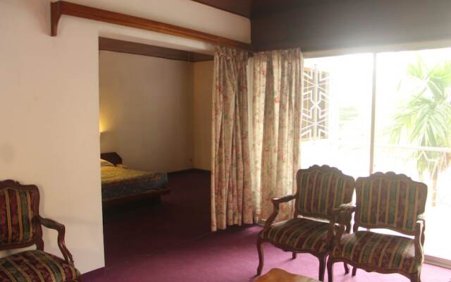 Central Hotel