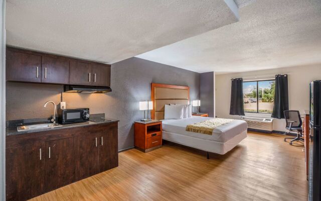 OYO Hotel Orlando Airport