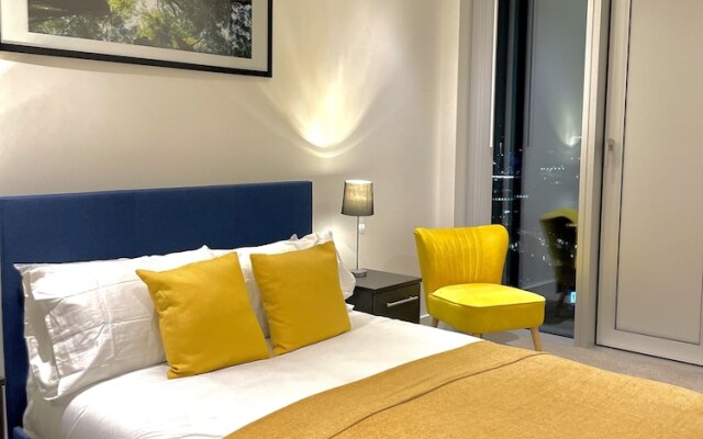 Luxury Spa Apartment in Manchester - Rooftop Swim