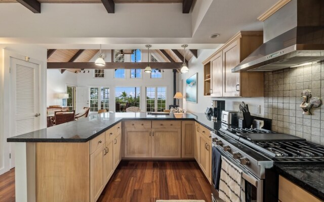 Hualalai 2 Bedroom Home by RedAwning