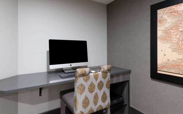 La Quinta Inn & Suites by Wyndham Fairbanks Airport