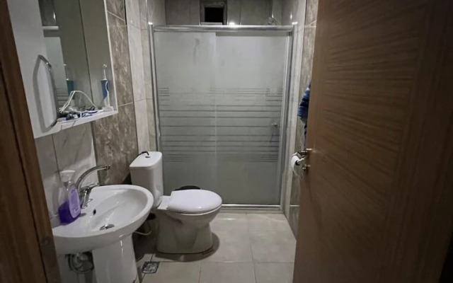 shared apartment with private room-özel odalı ortak daire