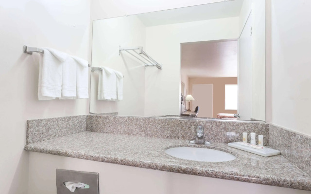 Days Inn by Wyndham Westley