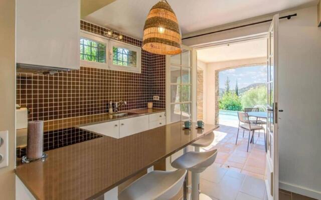 Villa in Cavalaire With Sea View & Pool