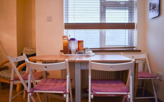 Central 3 Bedroom Townhouse Near O'Connell Street