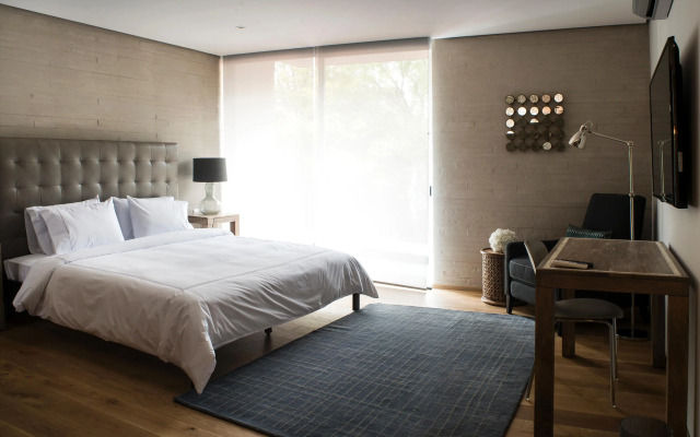 AR 218 Hotel by ULIV