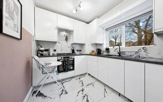 Luxe Stays - Sleeps 7 - Jacuzzi