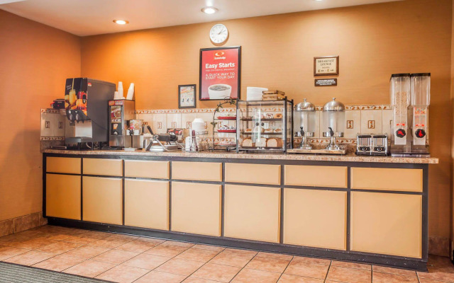 Econo Lodge Milwaukee Airport