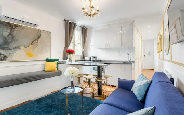 Merveil Luxury Suites - Royale - Saint Honore view