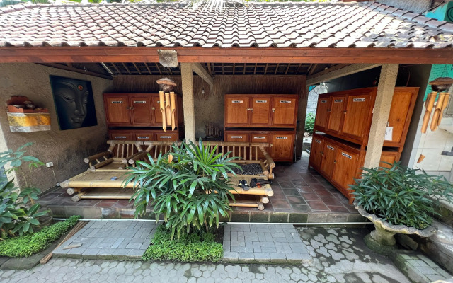Padi-Padi Hostel & Bar