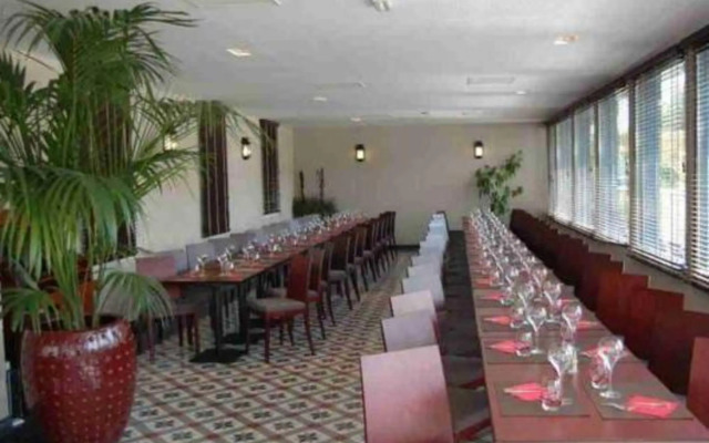 Plessis Parc Hotel
