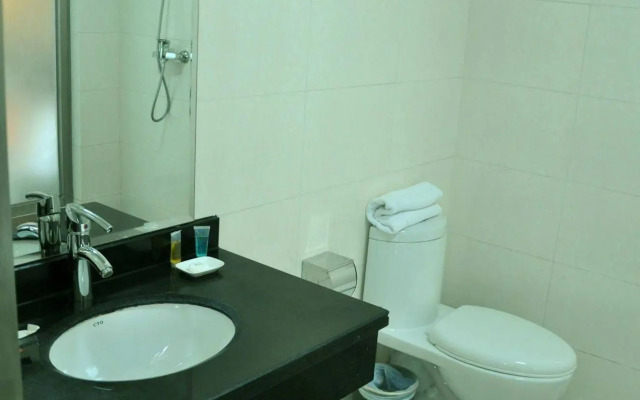 Dalian Yijia Business Hotel