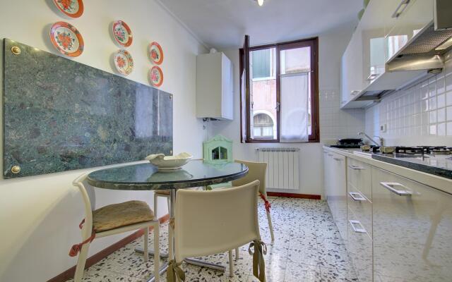 SAN MARCO CANAL VIEW#1 aircond, 4 pax, 120sqm Wifi