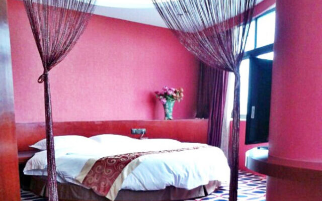Golden Holiday International Hotel
