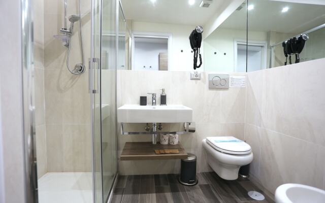 B&B Home 77