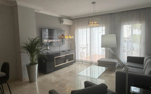 Apartamentos Abril