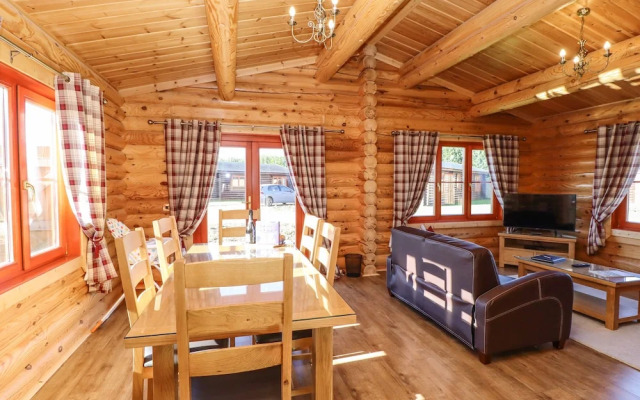 Rowan Lodge