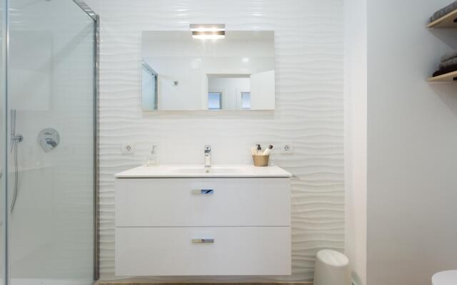 Home2Book Modern Center Apartment +WiFi & Terrace