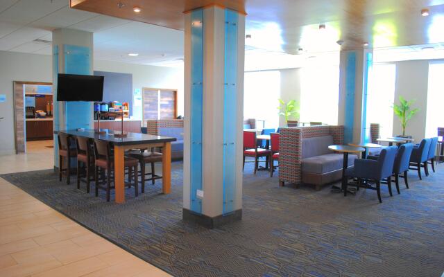 Holiday Inn Express & Suites Columbia City by IHG