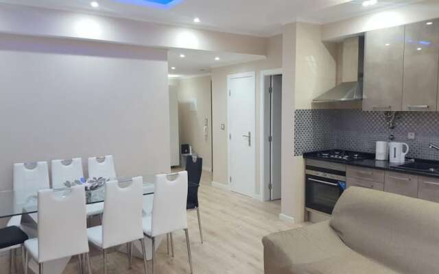 Cozy Pontinha Apartment