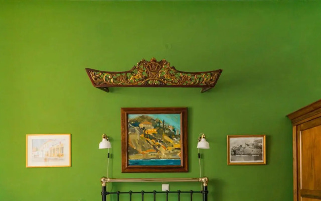 Rafalias Mansion