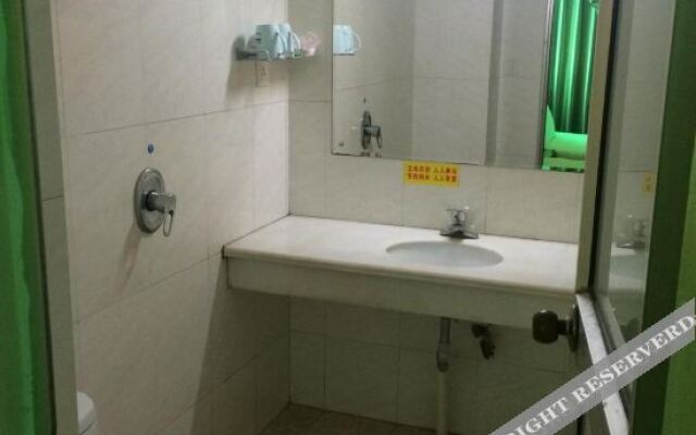 Ningbo 99inn Selected Hotel (Baicheng Railway Station)