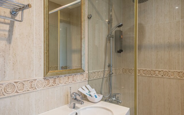 New California Hotel