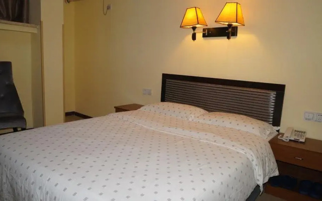 Xingrui Chain Hotel（Xuchang Railway Station Datong）