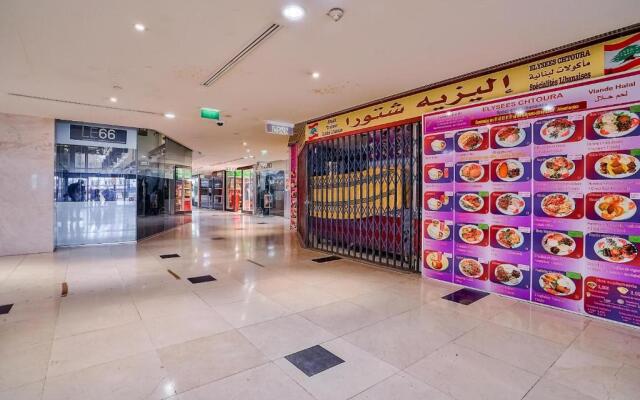 129 - Urban Art Love Champs-Elysées