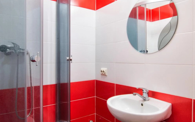 Кониського 7