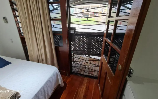 Cosy 2 bedroom unit with pool,Wifi parking
