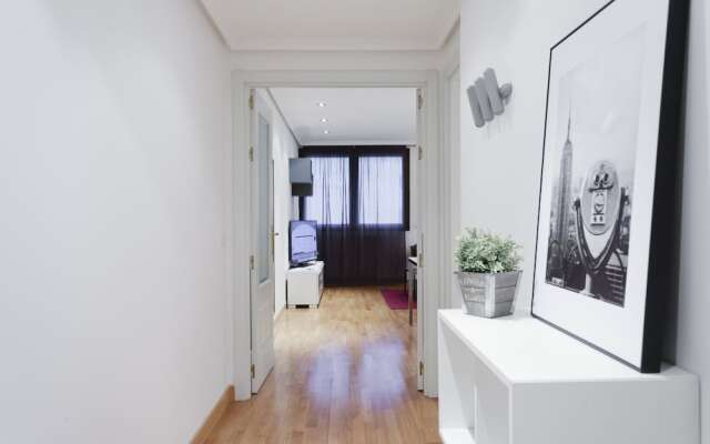 Ayala Apartment by FlatSweetHome