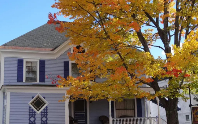 Holidae House Bed & Breakfast