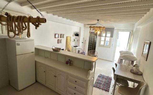 Myconian Avra Apartment