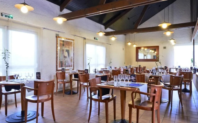 greet Hotel Villeneuve La Garenne