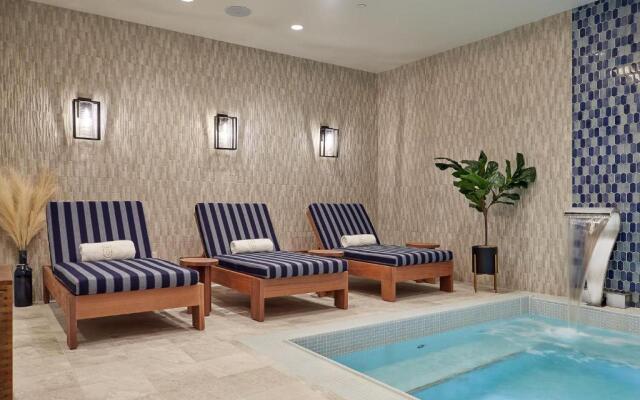 124 on Queen Hotel & Spa