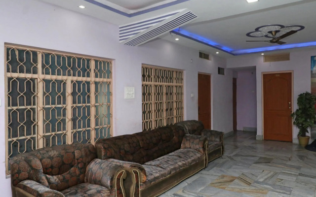 OYO 18682 Hotel Roshan