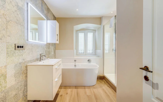 Porta Stella 2-Bedroom Luxury Apartment