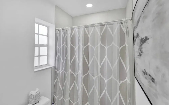 Sunshine Vibes Villa - Close to Beach